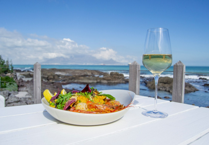 Seafront dining and local cafés